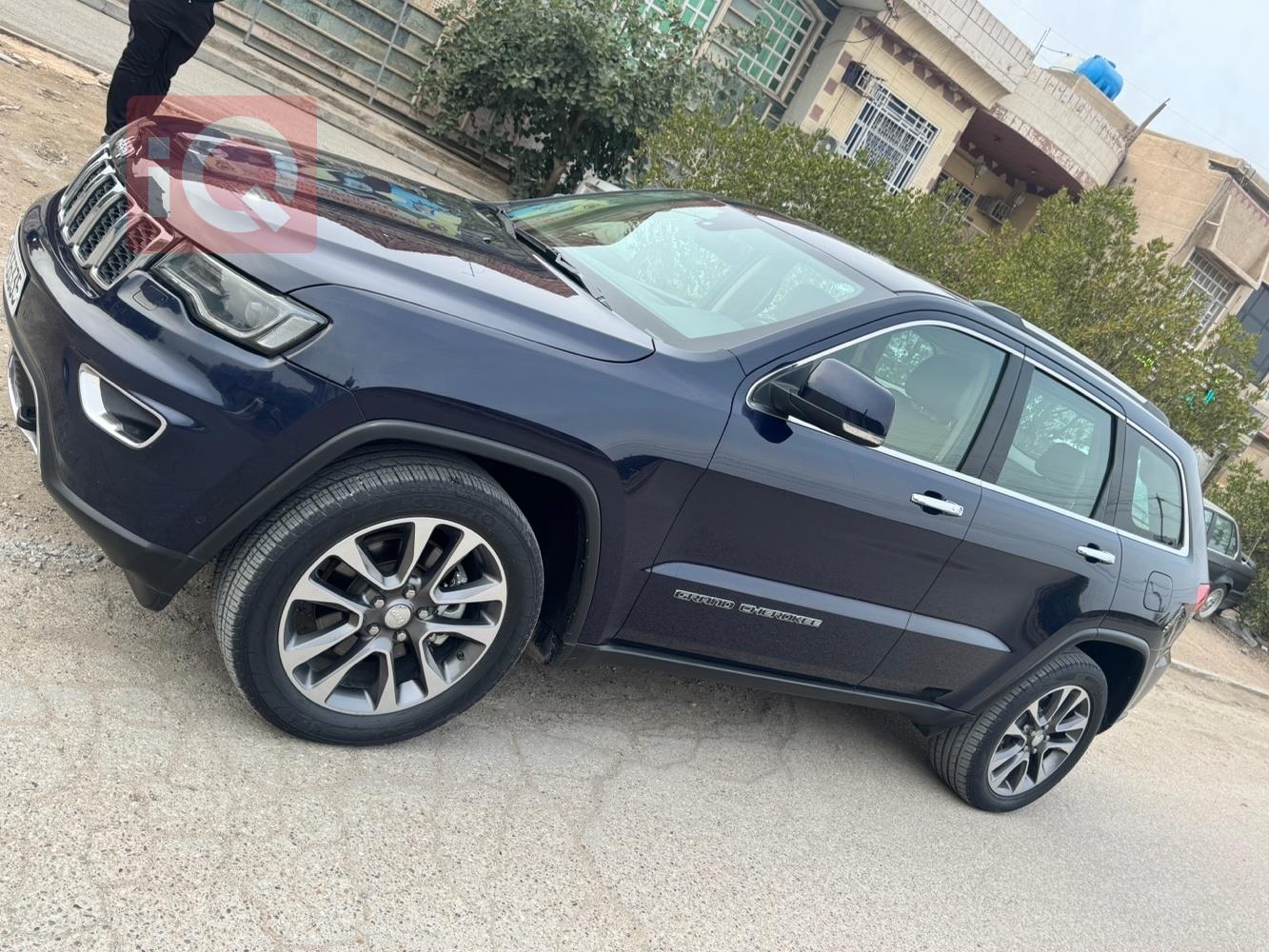 جیپ گراند شیرۆکی